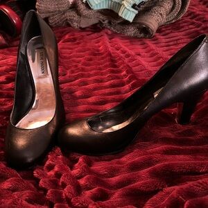 Steve Madden heels size 81/2. Sold